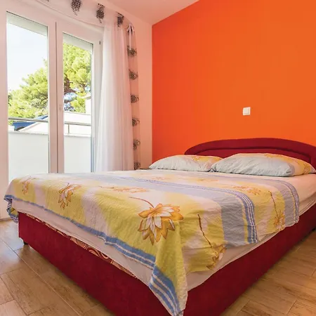 Apartman With Sea View 01