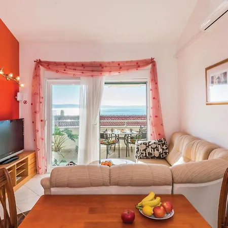 With Sea View 01 Apartman *