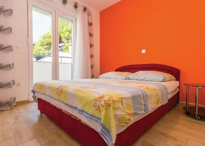 Apartament With Sea View 01