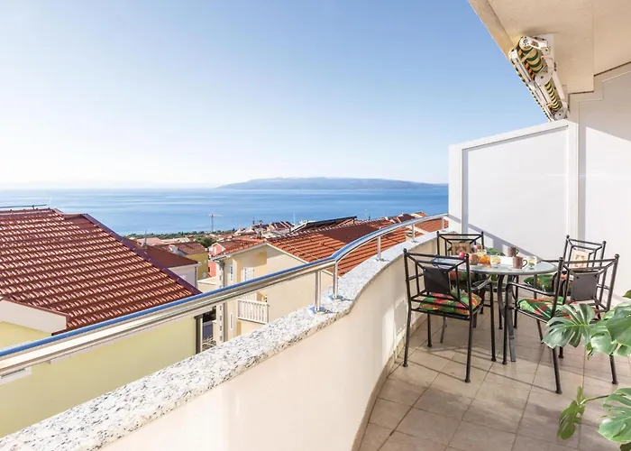 Apartament With Sea View 01